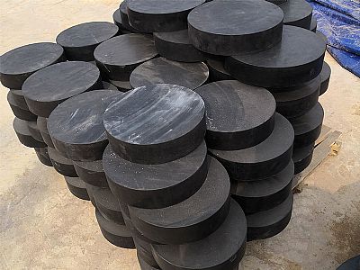 茫崖市板式橡胶支座由若干层橡胶片与薄钢板经加压硫化